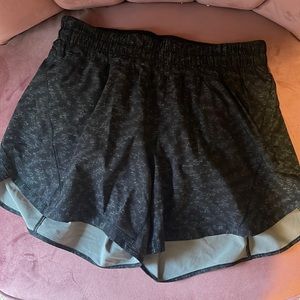 Lululemon Track That Mid-Rise Lined Short 5” size 12